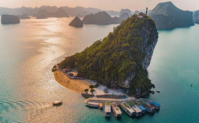 Bỏ túi 16 địa điểm du lịch Hạ Long làm say lòng du khách 2023